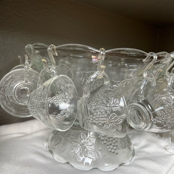 vintage Anchor Hocking "Harvest Grape" or "Vintage Clear" pattern. - Picture 15 of 15